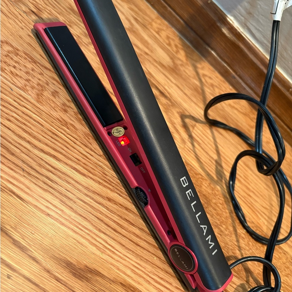 BELLAMI Flat Iron